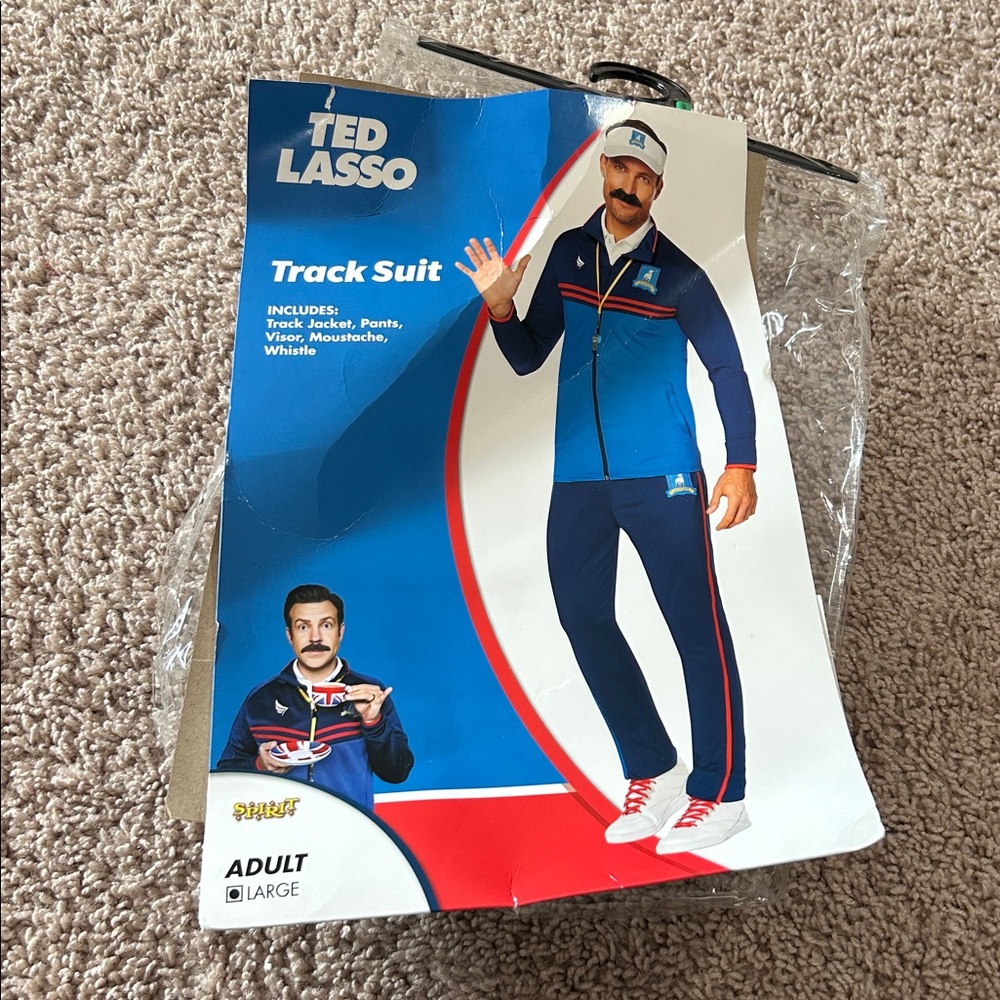 Ted Lasso Halloween costume - Picture 5 of 9